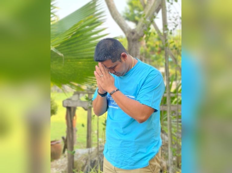 ‘ชัยชนะ’กราบขอโทษ!!ชาวม.ทักษิณ ปมดราม่าปราศรัยด้อยค่า-ดูหมิ่นสถาบันการศึกษา